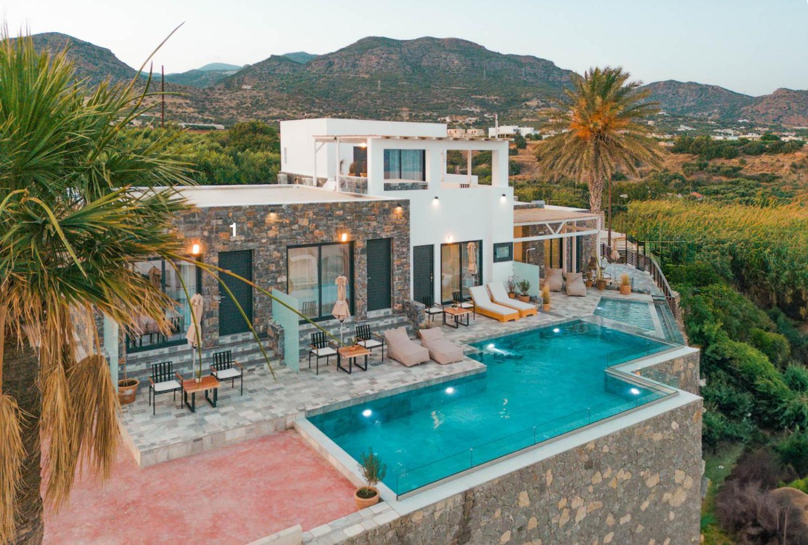 Makrýgialos Plakakia Luxury Apartments מראה חיצוני תמונה