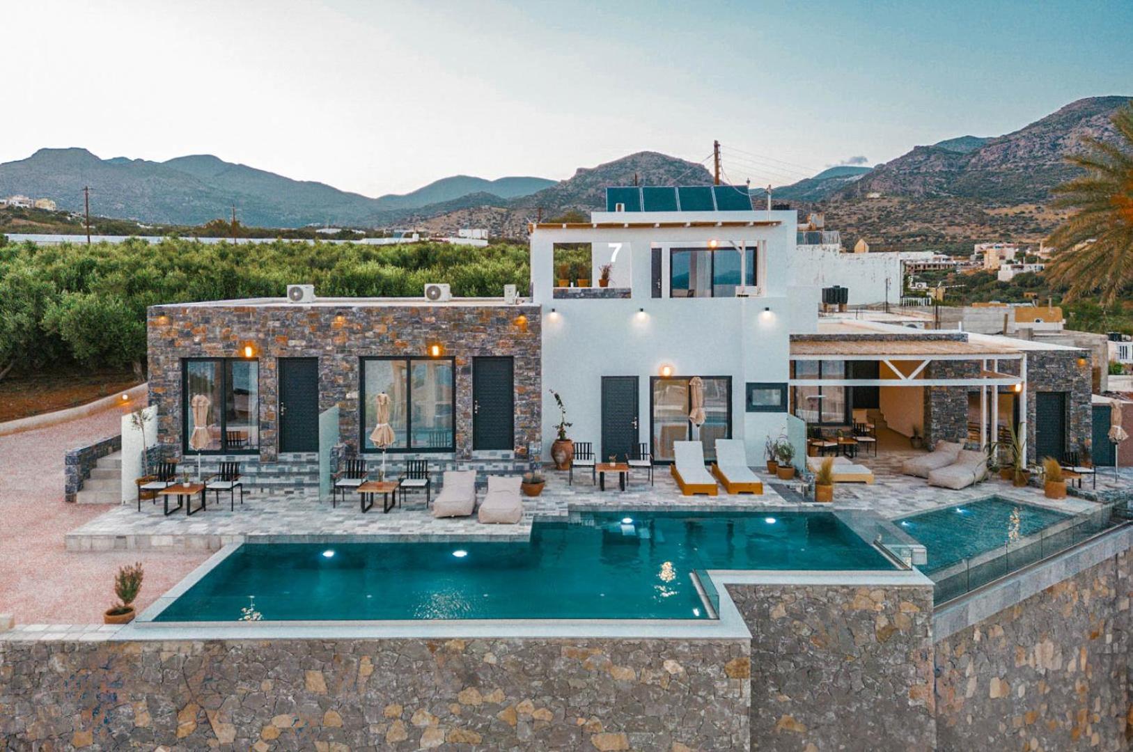 Makrýgialos Plakakia Luxury Apartments מראה חיצוני תמונה