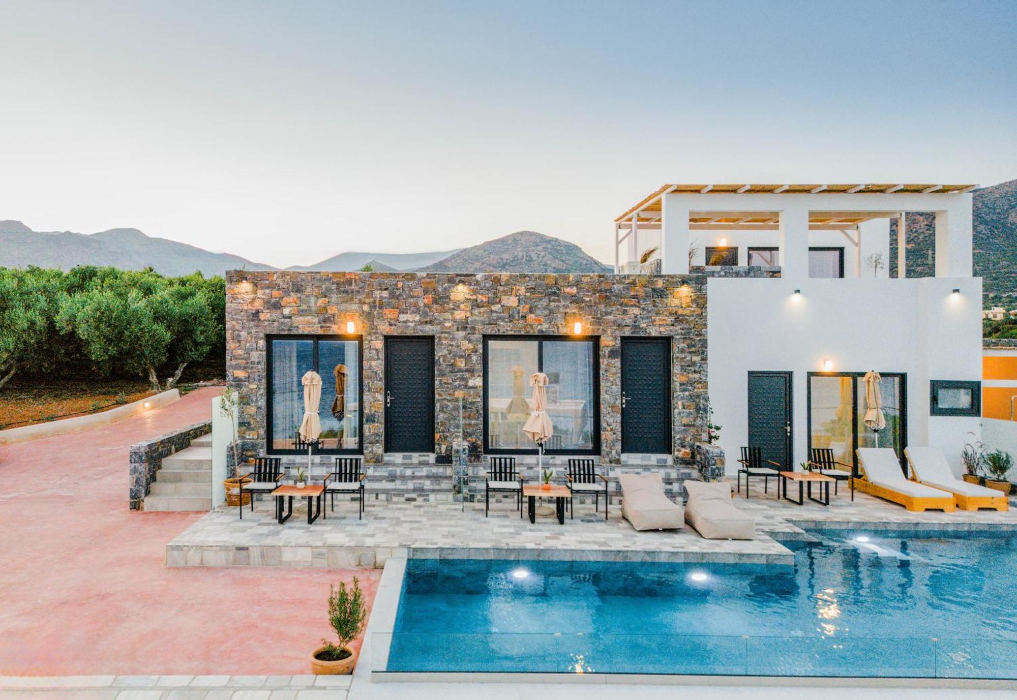Makrýgialos Plakakia Luxury Apartments מראה חיצוני תמונה