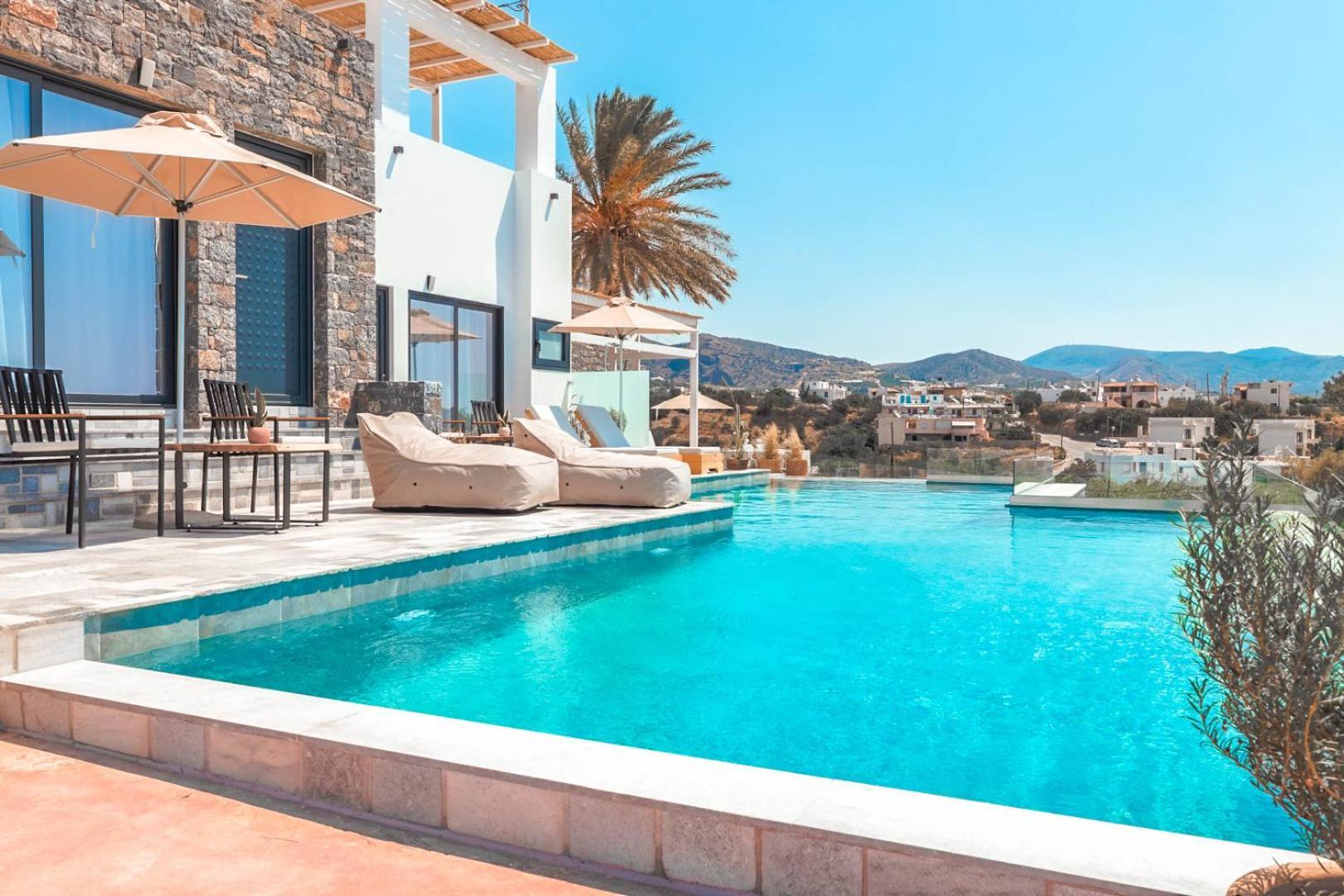 Makrýgialos Plakakia Luxury Apartments מראה חיצוני תמונה
