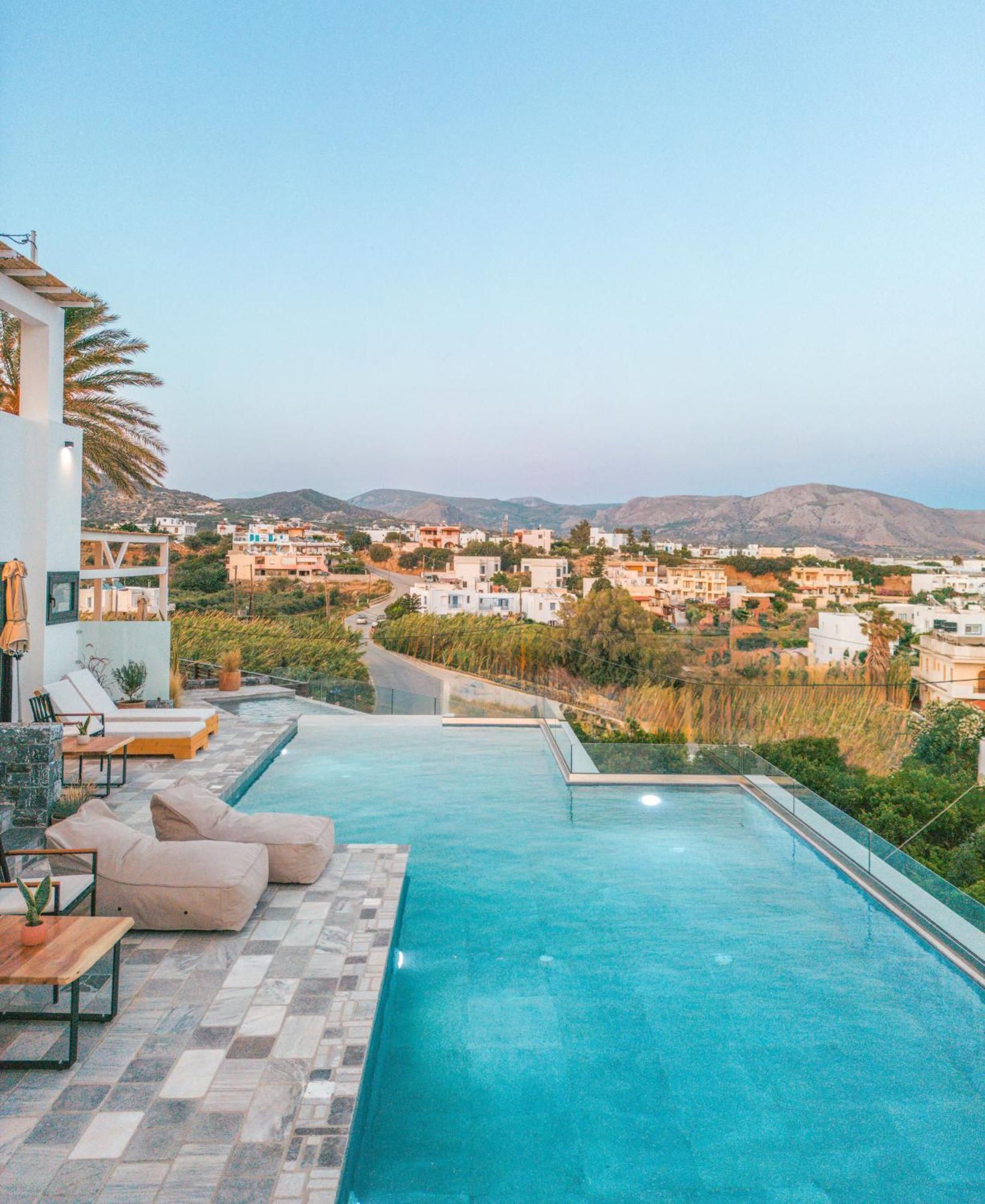 Makrýgialos Plakakia Luxury Apartments מראה חיצוני תמונה